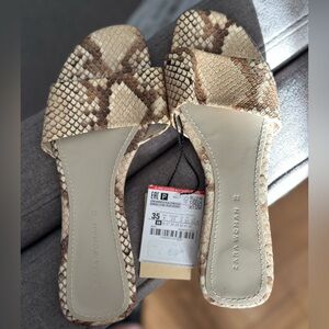 Zara sandal brand new size 5